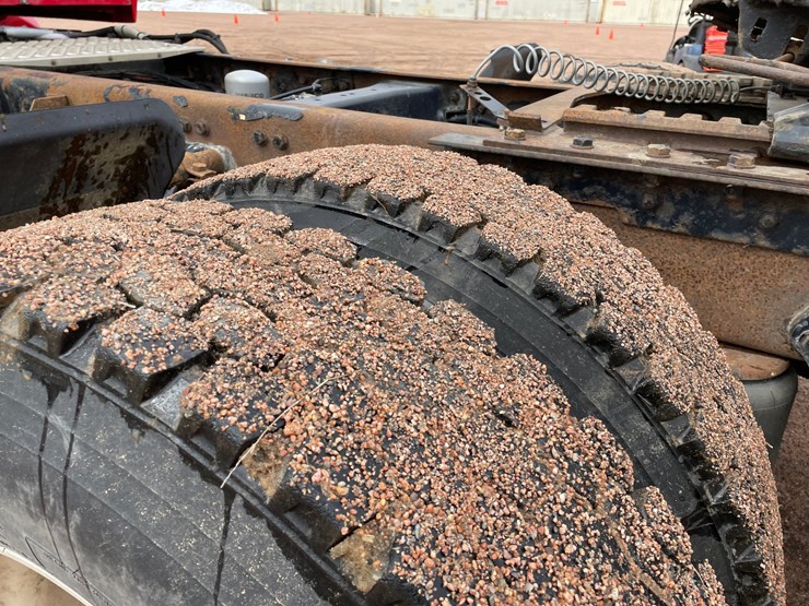 2016-kenworth-t680-image-31