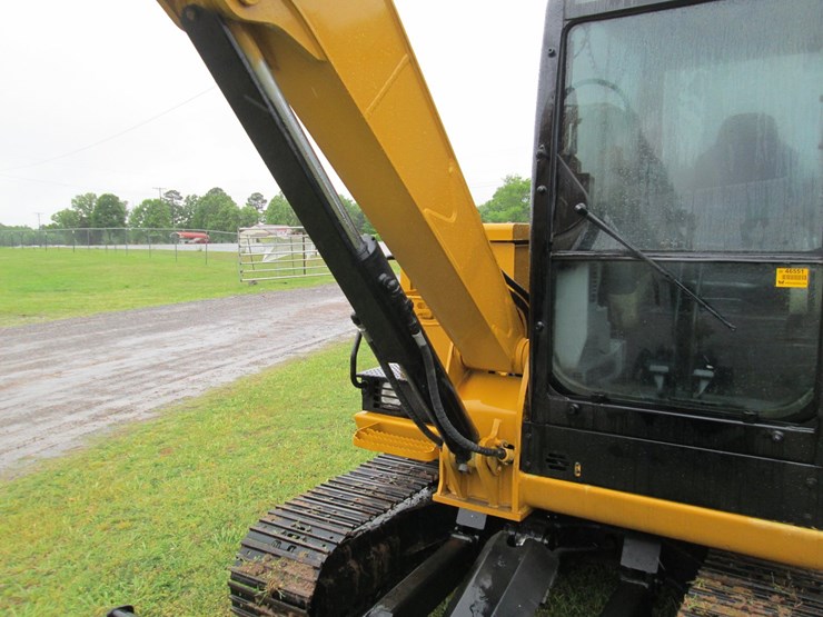 caterpillar-305.5-image-38