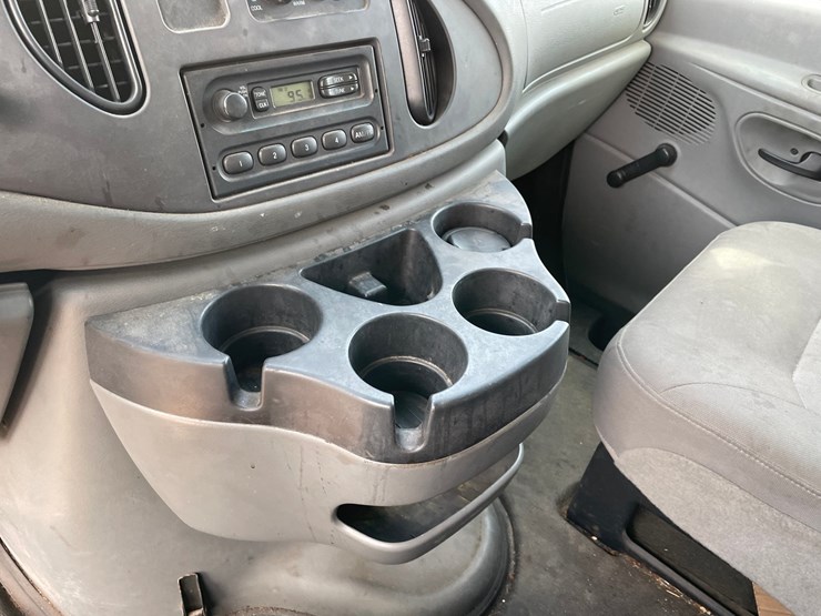 2006-ford-e350-image-21