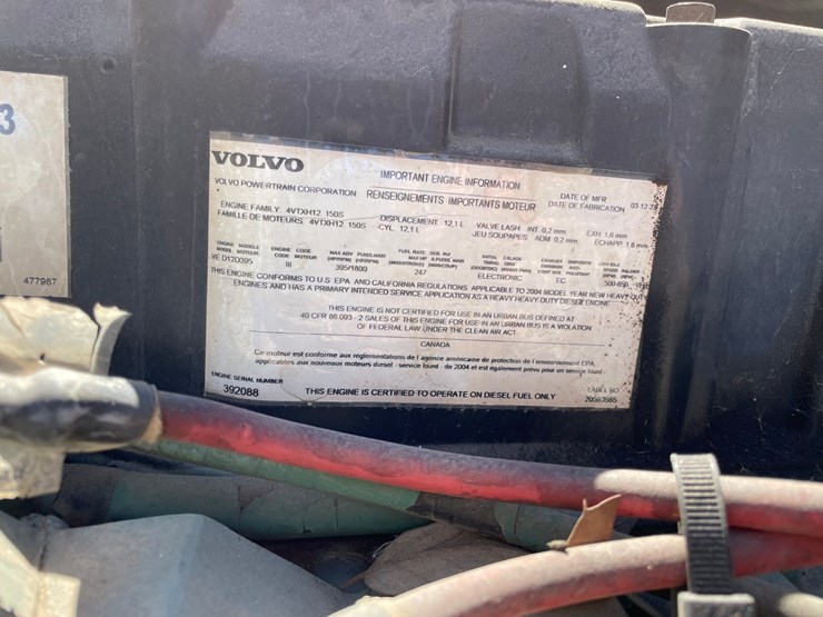 2005-volvo-10-image-15