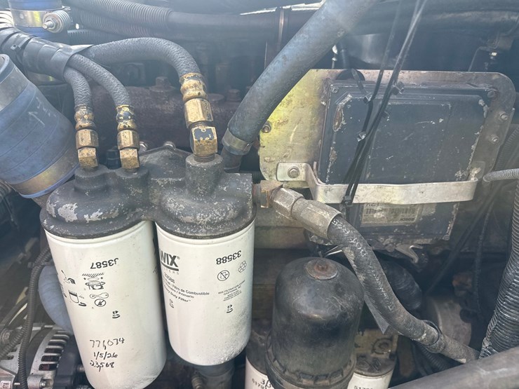 2002-mack-ch613-image-37