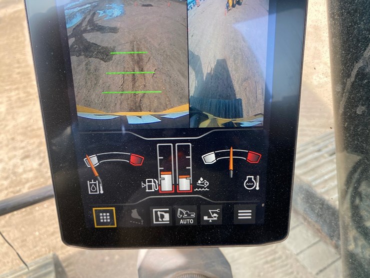 2018-caterpillar-320-image-58