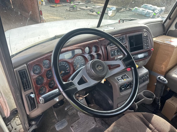 2002-mack-ch613-image-24