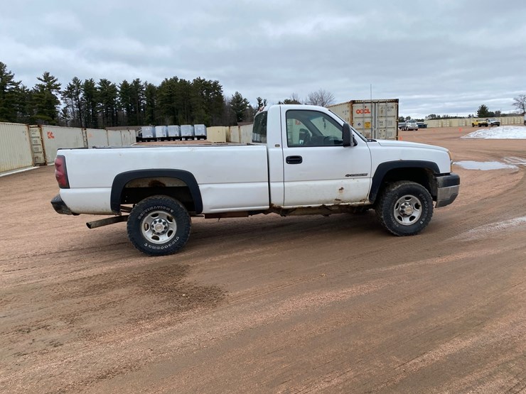 2004-chevrolet-2500-image-5