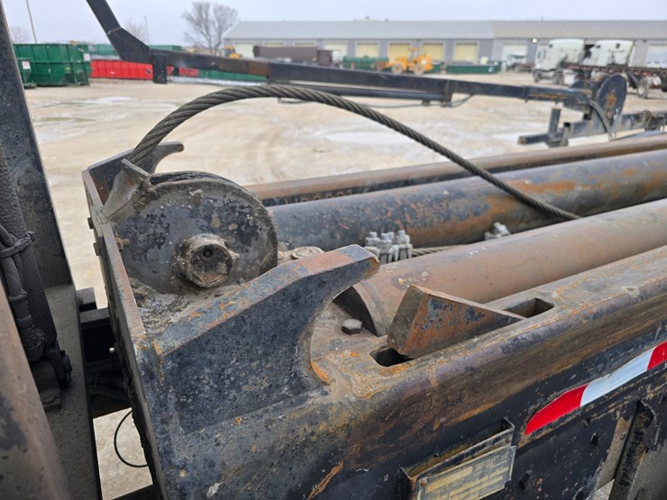 #22589-•-2006-mack-cv713-granite-roll-off-truck-image-64