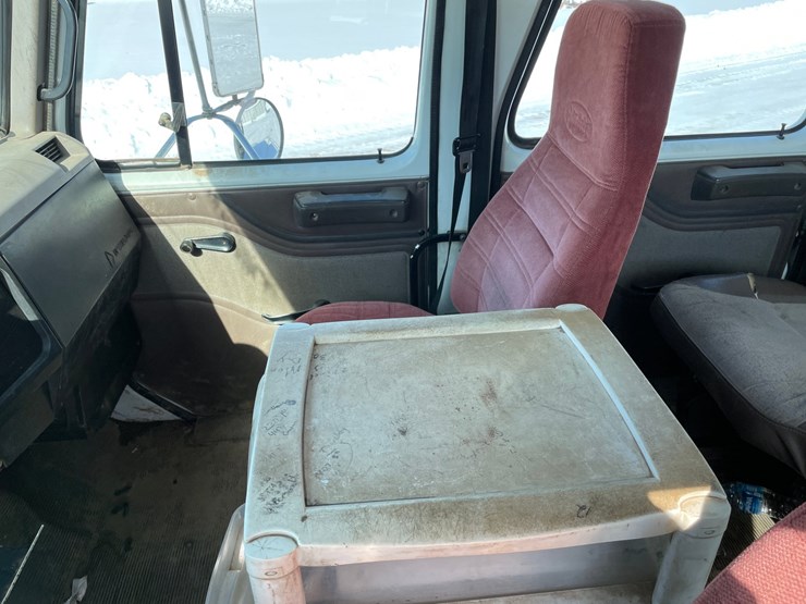 2000-international-4700-image-31