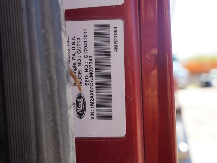 2018-mack-granite-gu713-image-7