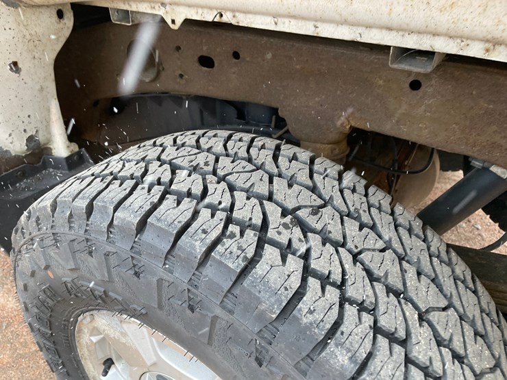 2015-chevrolet-silverado-2500-image-28