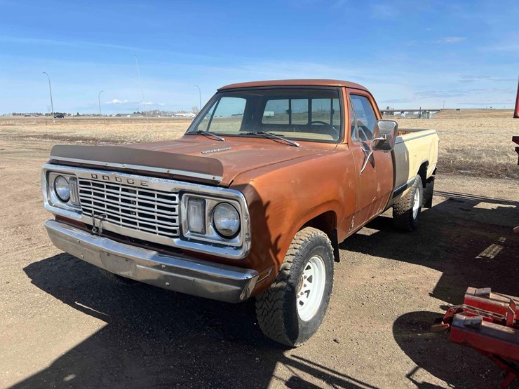 1977-dodge-power-wagon-image-1