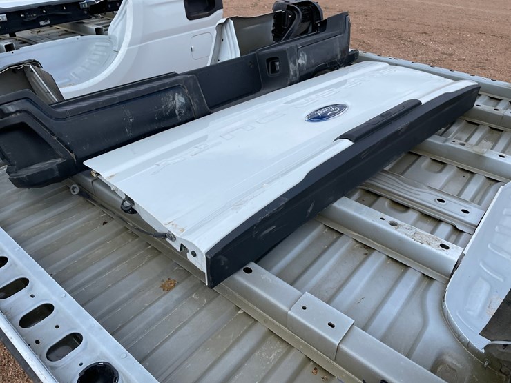 2023-ford-f250-image-10