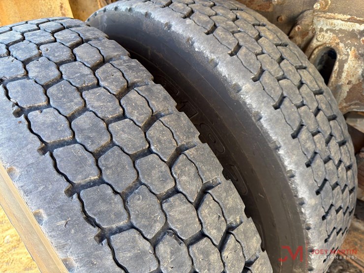 2008-international-7400-image-21