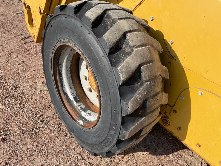 caterpillar-246c-image-16