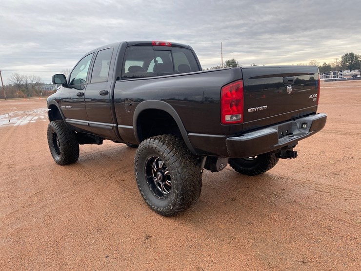 2005-dodge-2500-image-8