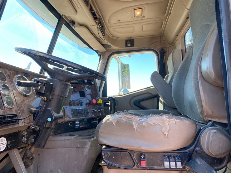 2007-caterpillar-c13-image-35