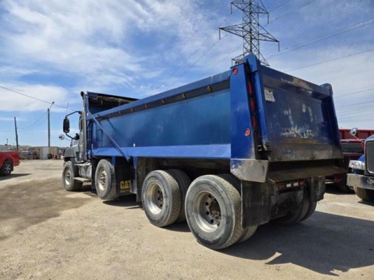 2012-caterpillar-ct660s-image-7