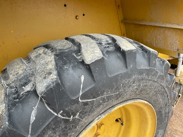 2002-caterpillar-914g-image-23