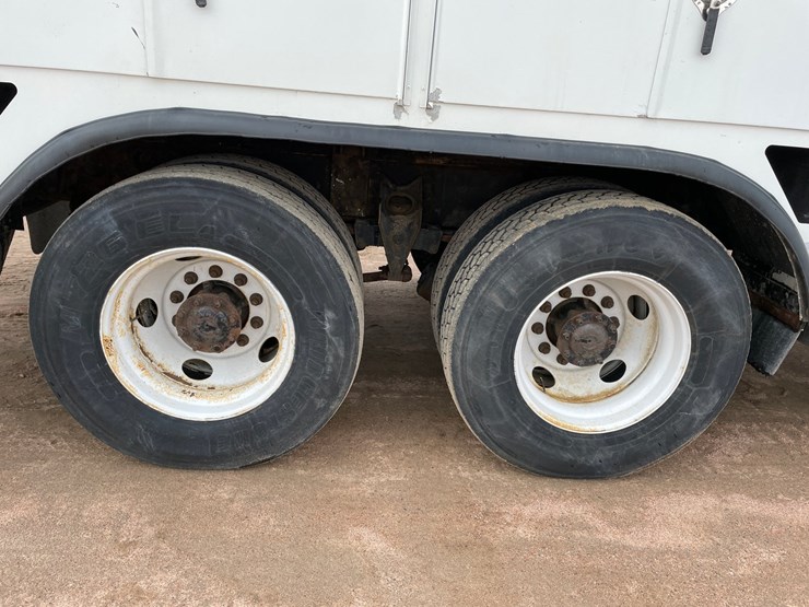 2012-international-durastar-4400-image-56