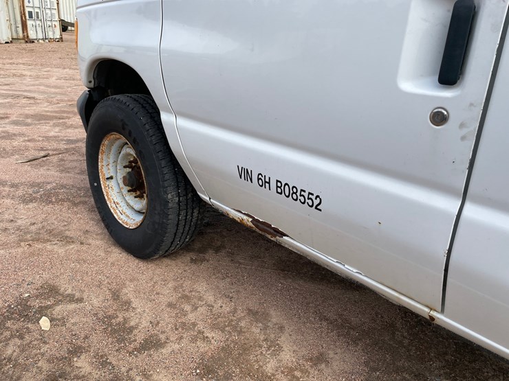 2006-ford-e350-image-12