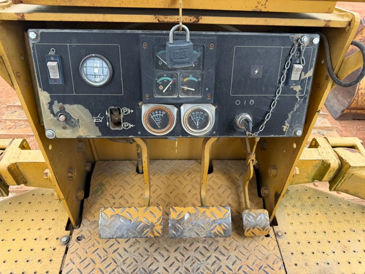 caterpillar-d4c-image-40