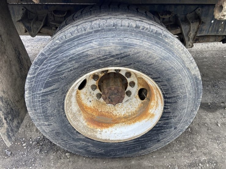 1995-international-4700-image-28