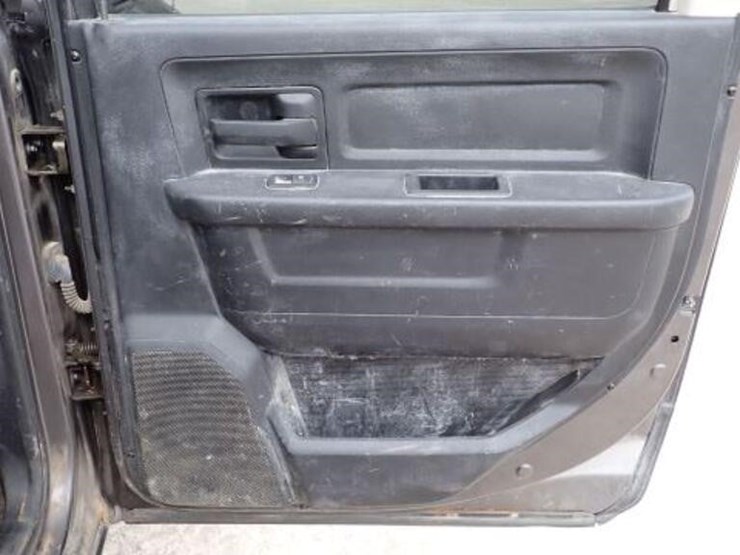 2014-ram-2500-hd-image-37