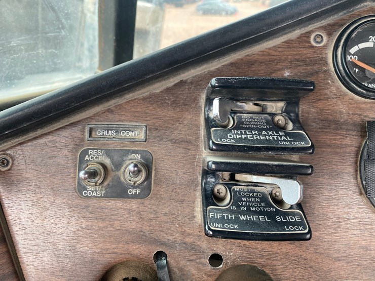 1995-cummins-m11-image-45