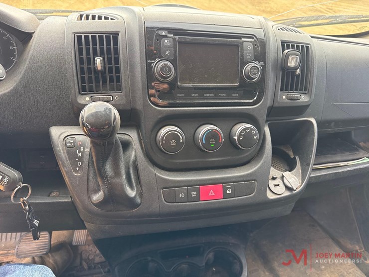 2014-dodge-2500-image-22