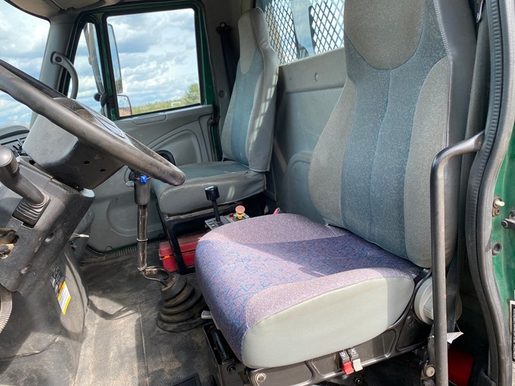 2003-international-7400-image-36