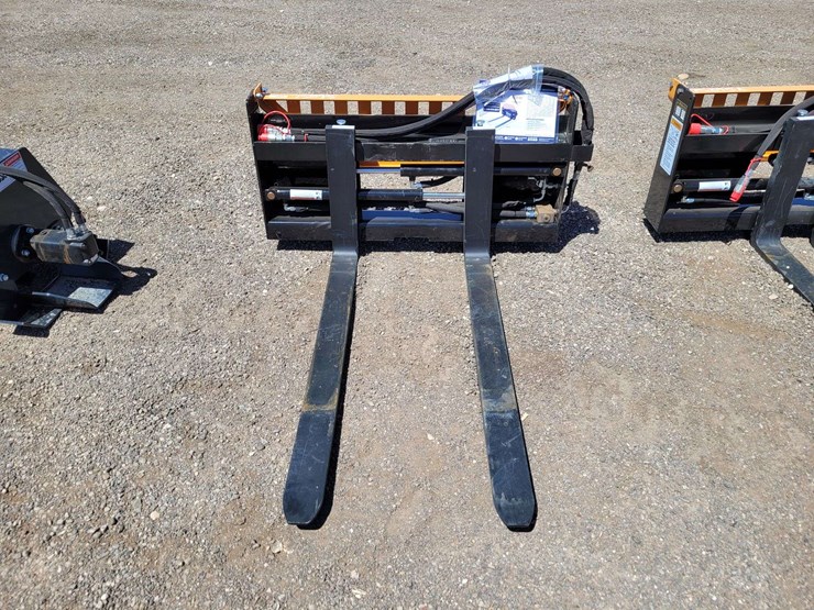 wolverine-pfa-11-3300g-pallet-fork-hydraulic-adjustable-image-1