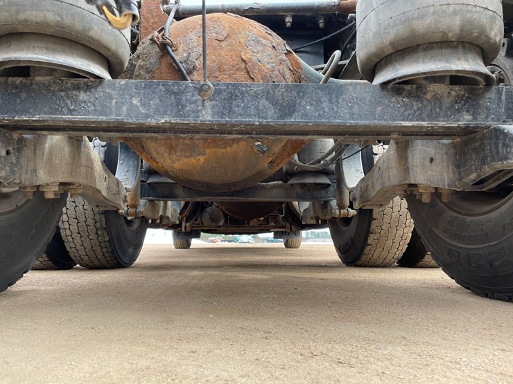 2016-kenworth-t660-image-18