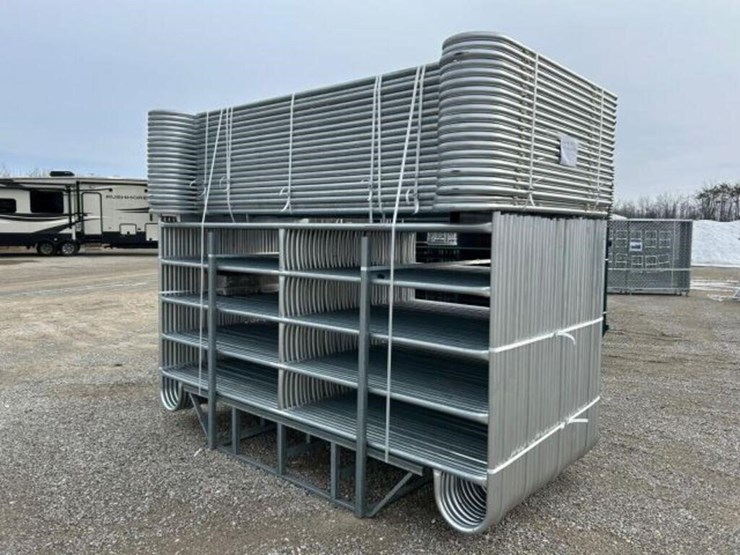 qty-of-(56)-10-ft-powder-coated-corral-panel-image-3