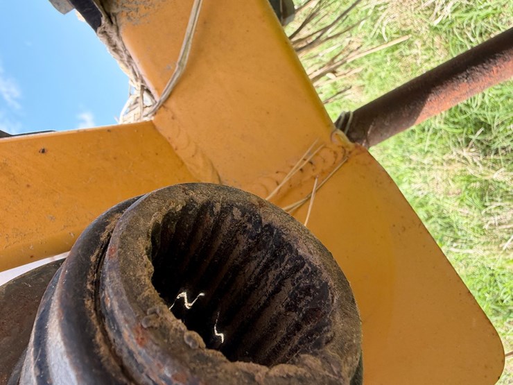 #46932-•-hurricane-26-pto-ditcher-image-27