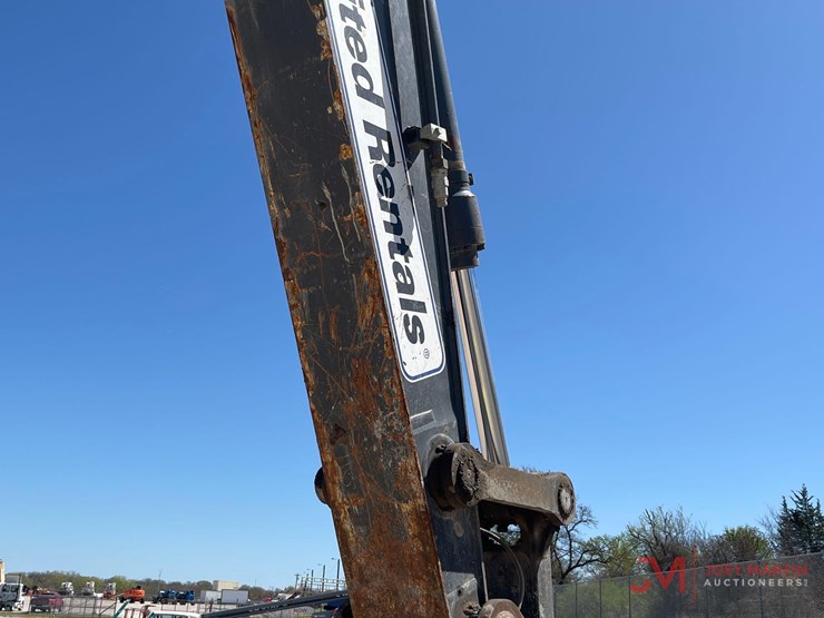 2019-john-deere-6-image-13