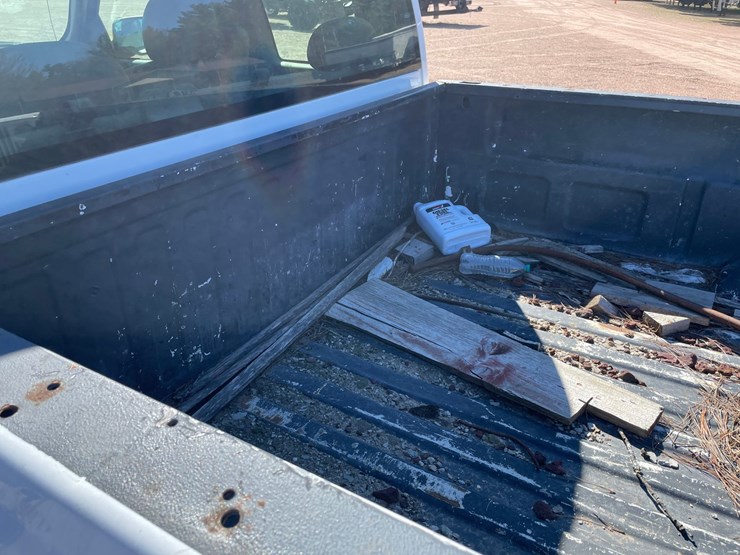 2006-chevrolet-2500-image-13