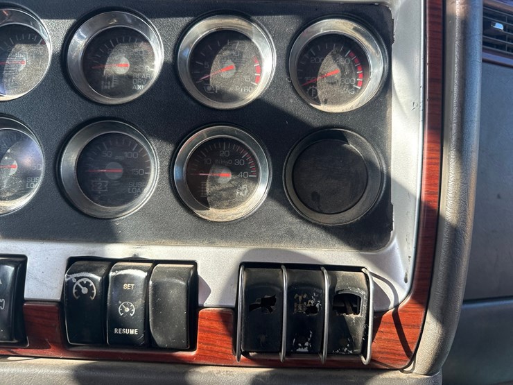 2006-kenworth-w900-image-40