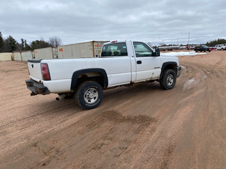 2004-chevrolet-2500-image-6