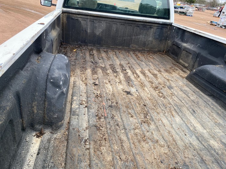 2004-chevrolet-2500-image-24