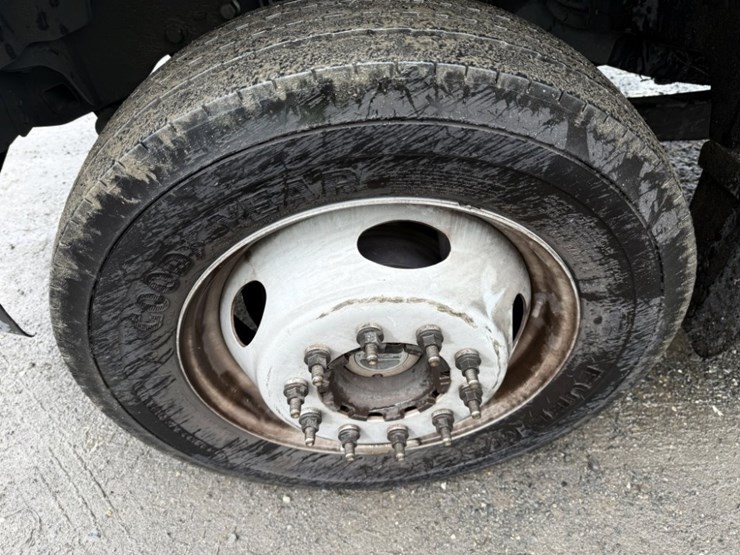 2017-ford-f550-sd-image-16