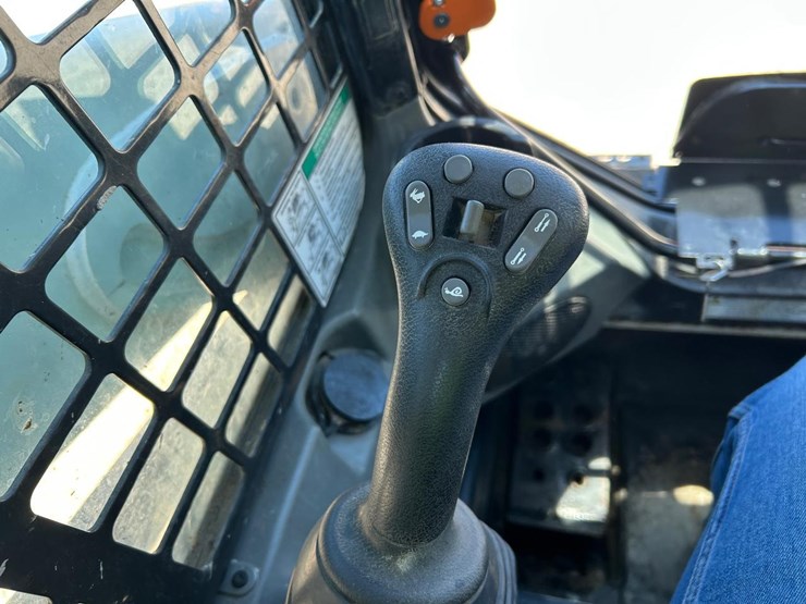 2019-bobcat-t595-image-28