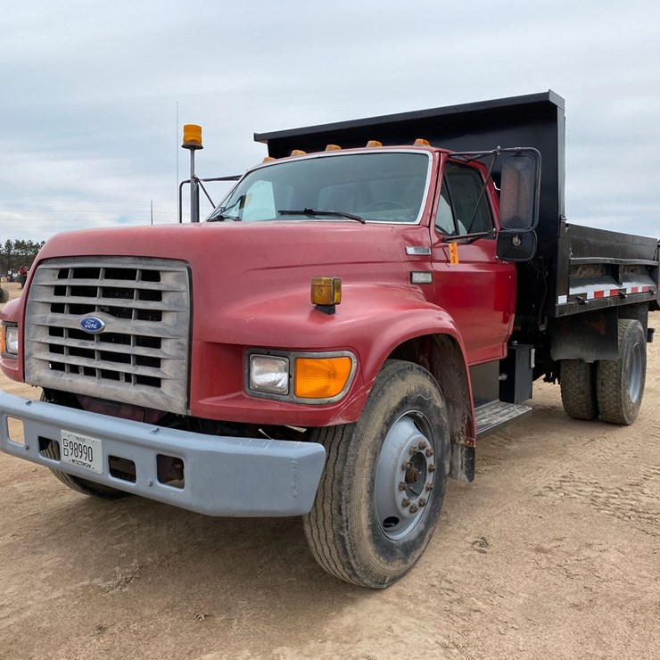 1995 FORD F700