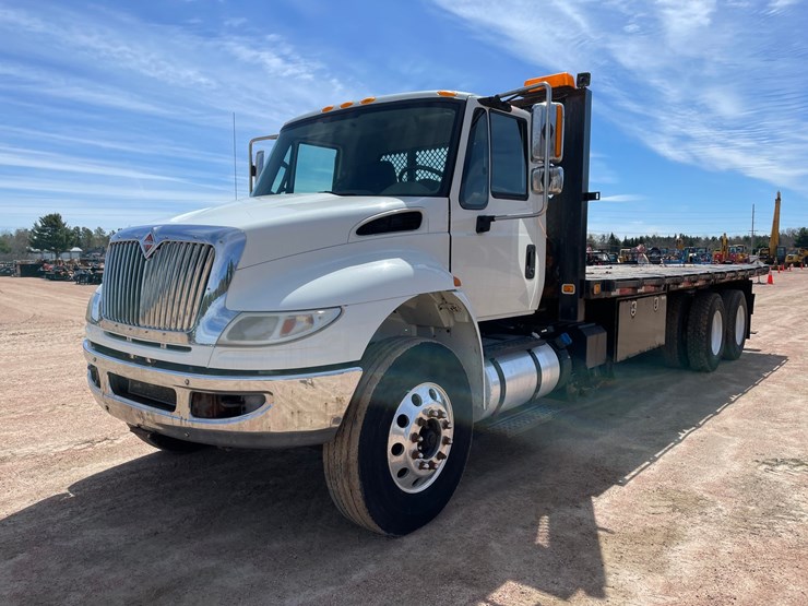 2016-international-durastar-4400-image-1