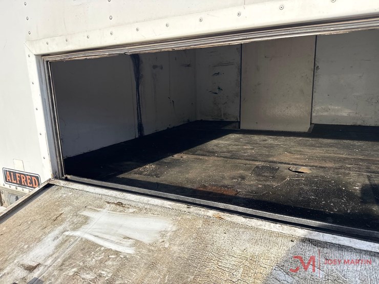 2016-ford-f550-xl-image-10