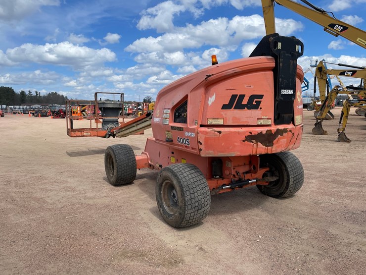 2016-jlg-400s-image-12