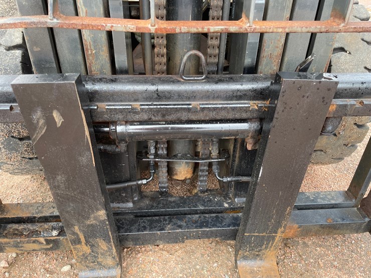 #1164-•-unicarriers-3,450-lbs-lp-forklift-image-11