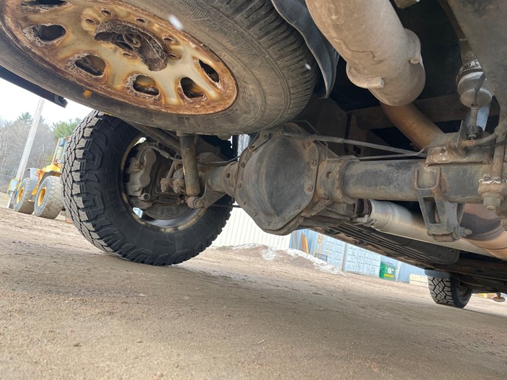 2013-chevrolet-silverado-2500hd-image-21