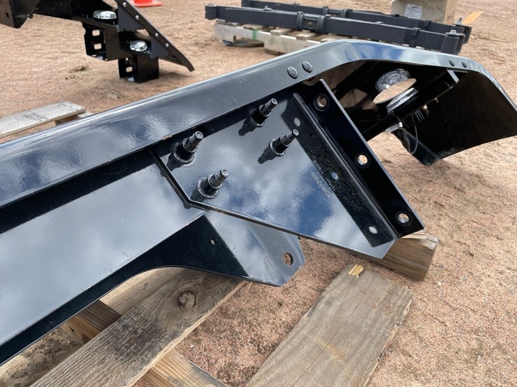 freightliner-108sd-image-9