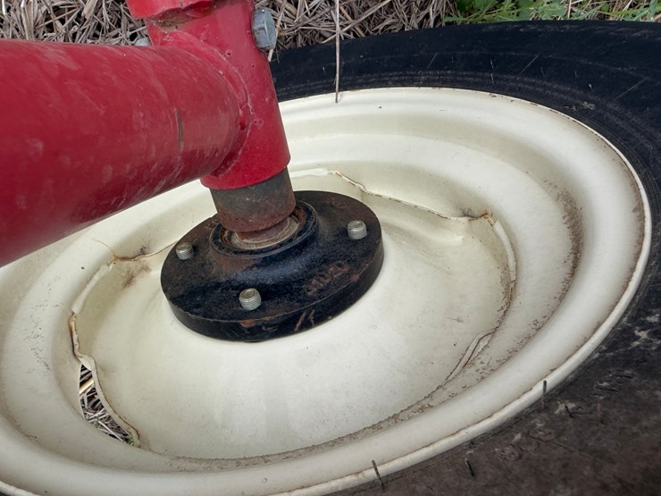 #46916-•-hutchinson-10-32-32'-grain-auger-image-9