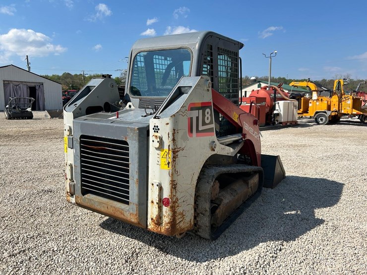 2016-takeuchi-tl8-image-4