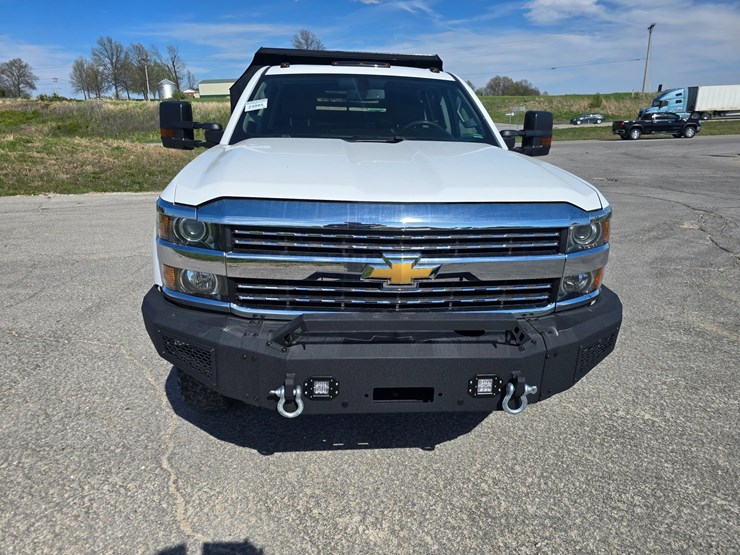 2019-chevrolet-silverado-3500-image-28