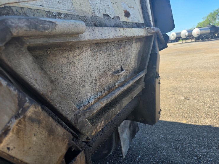 2000-red-river-live-bottom-image-60